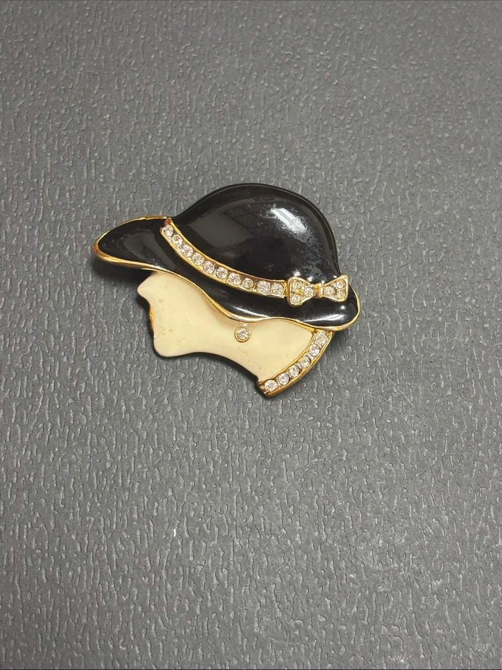 Elegant Vintage  Black‎ and Cream Lady Hat Brooch with Rhinestones
